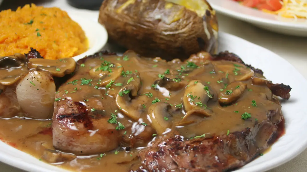 Bife com Molho de Cogumelos