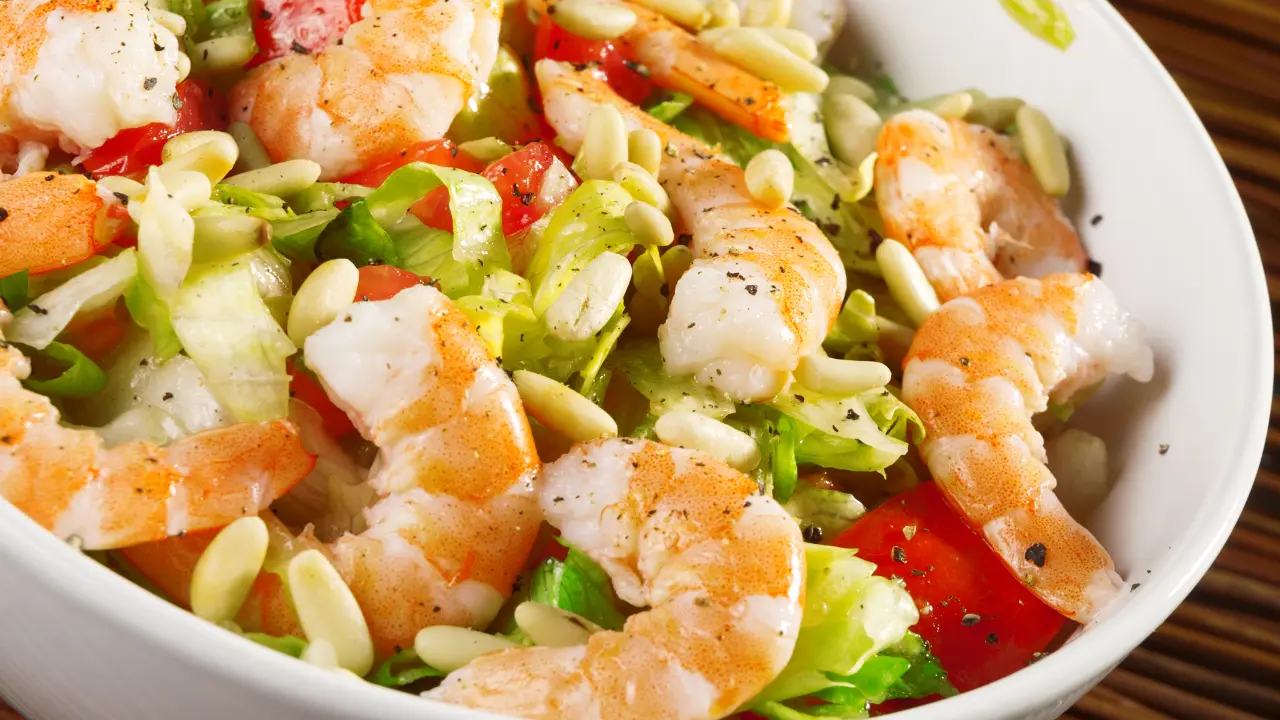 Salada de camarão