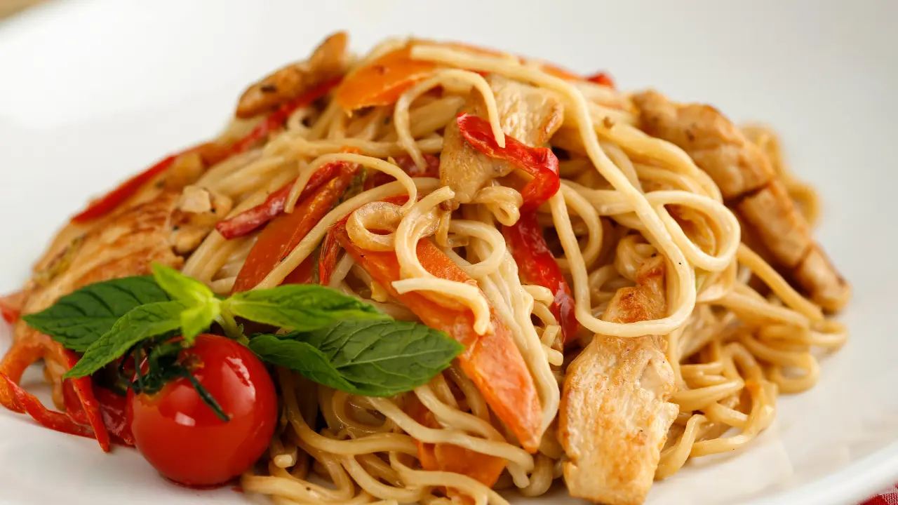 receita de macarronada de frango desfiado