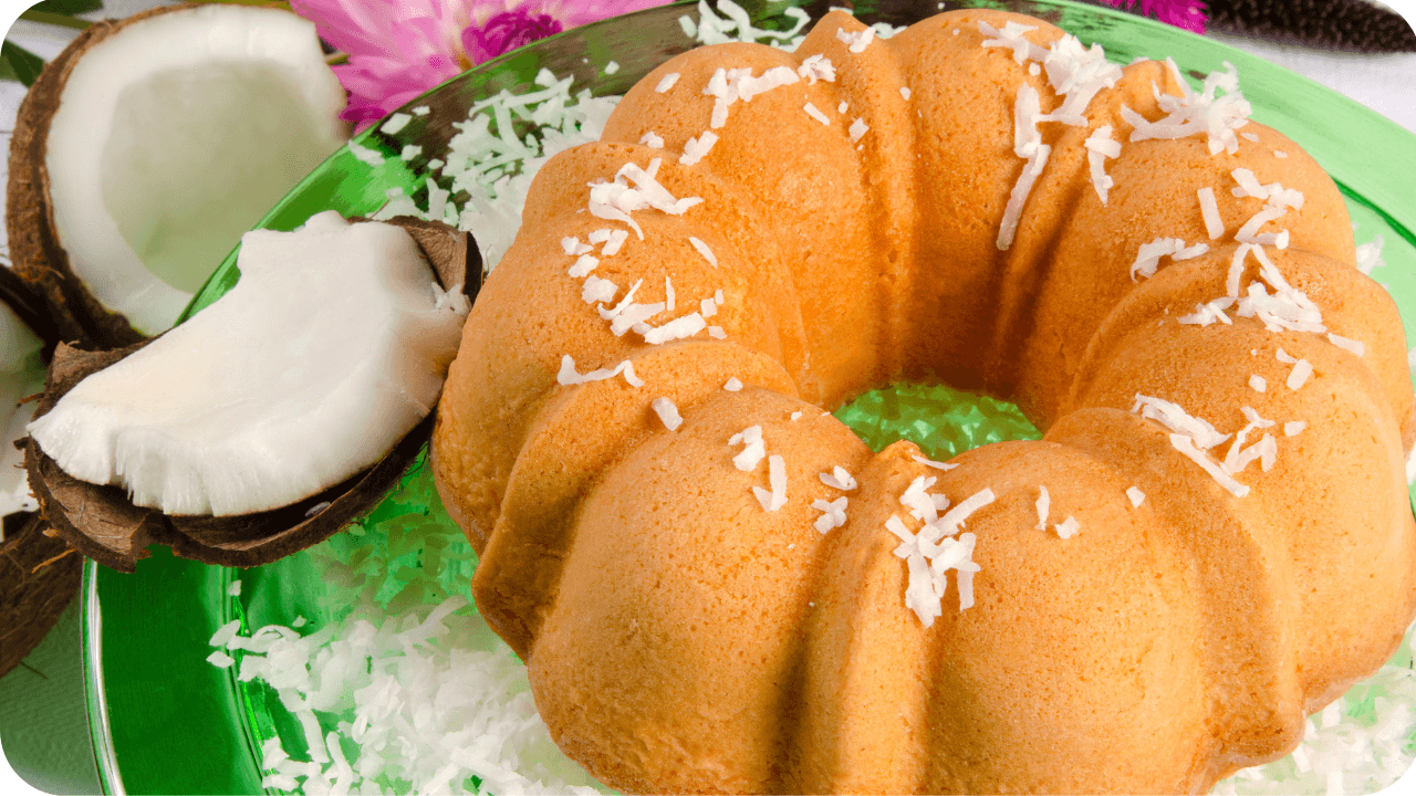 bolo de cenoura com coco ralado